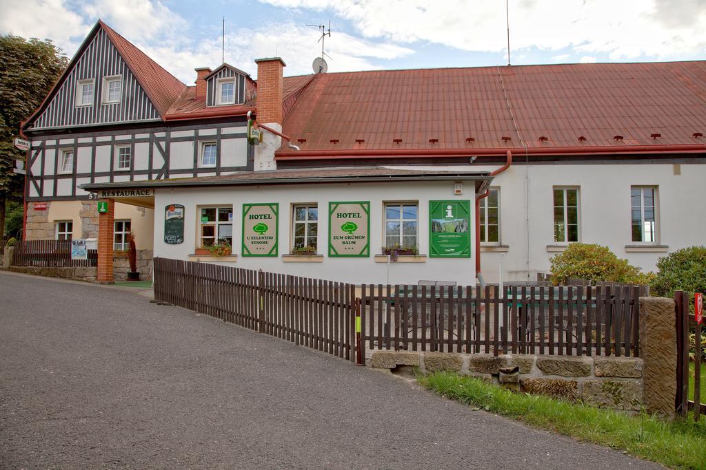 Hotel U Zeleneho Stromu - Zum Gruenen Baum Hřensko Eksteriør billede