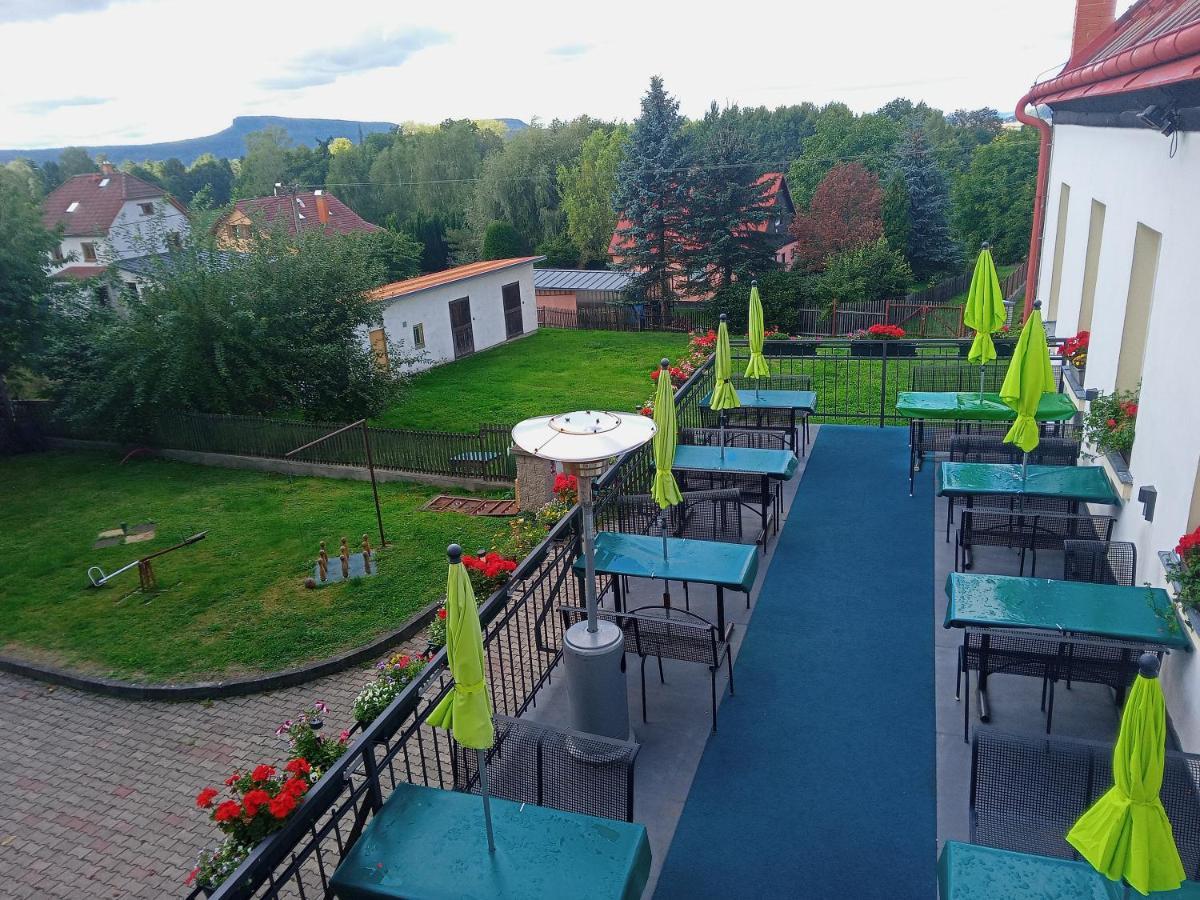 Hotel U Zeleneho Stromu - Zum Gruenen Baum Hřensko Eksteriør billede