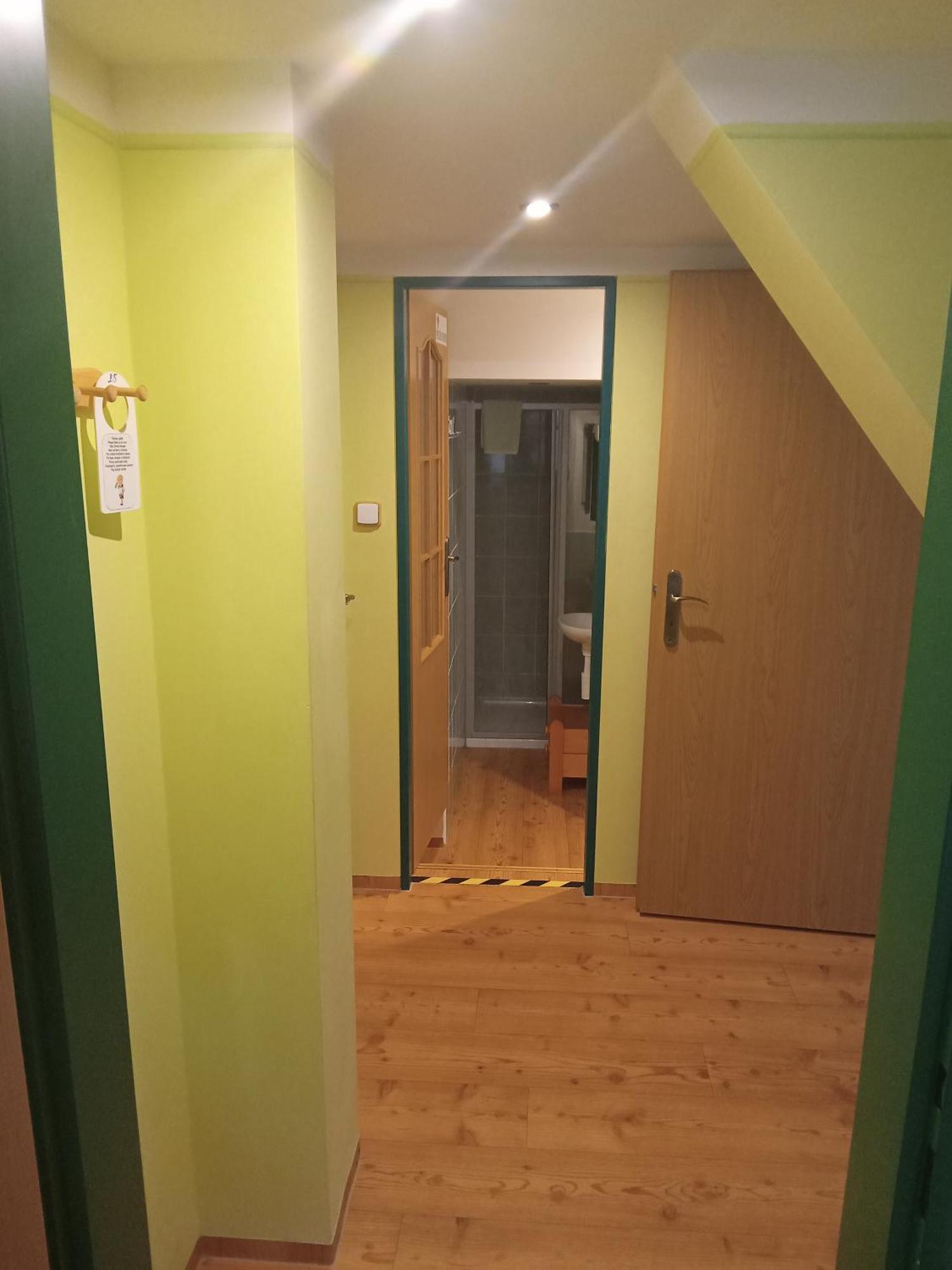Hotel U Zeleneho Stromu - Zum Gruenen Baum Hřensko Eksteriør billede