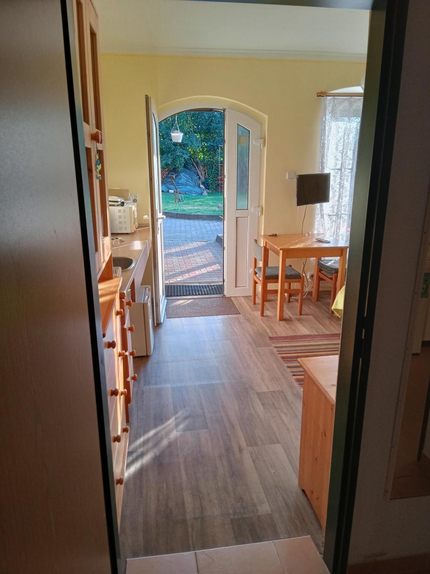 Hotel U Zeleneho Stromu - Zum Gruenen Baum Hřensko Eksteriør billede
